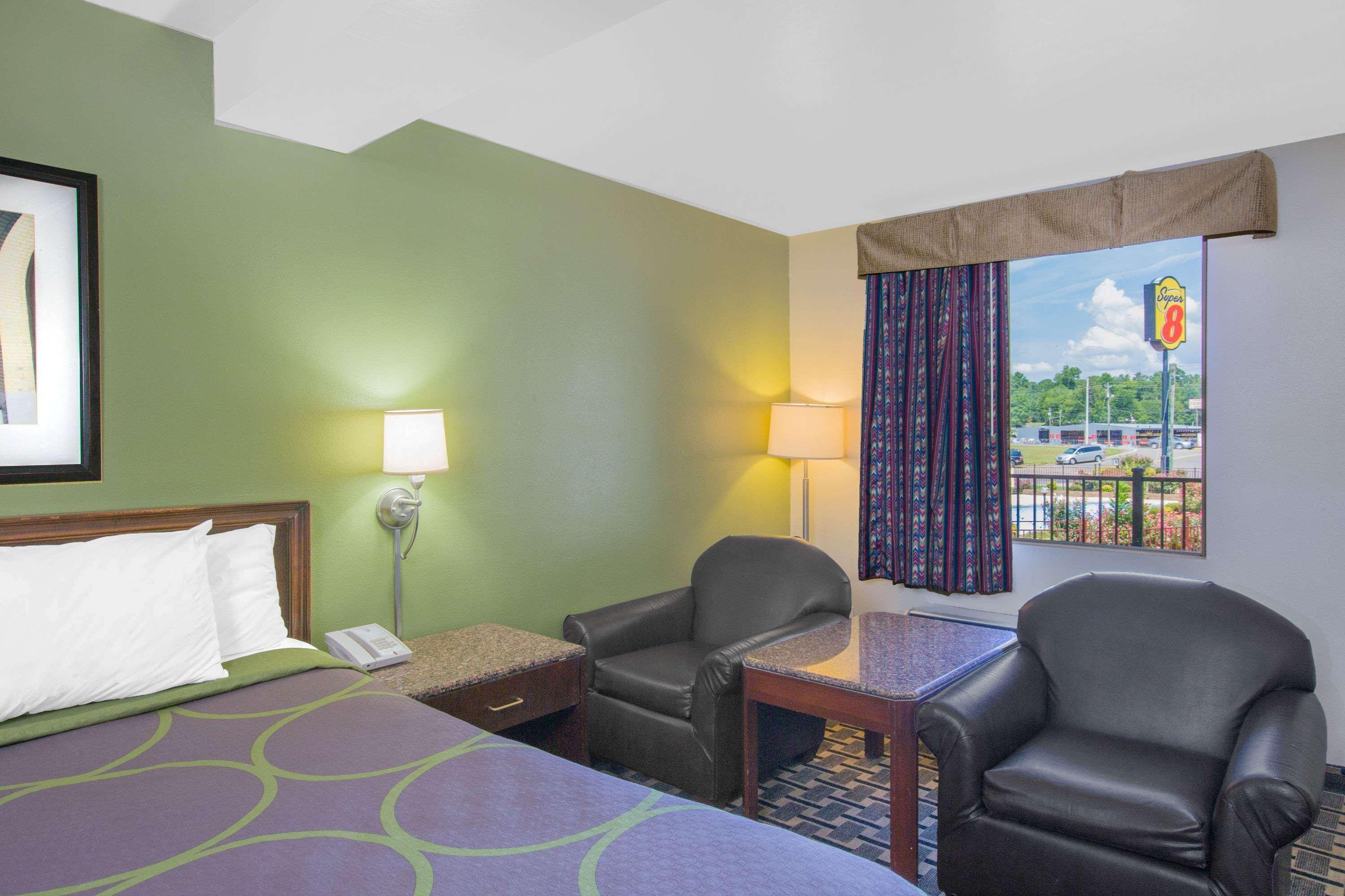 Super 8 By Wyndham Jasper Hotel Exterior photo
